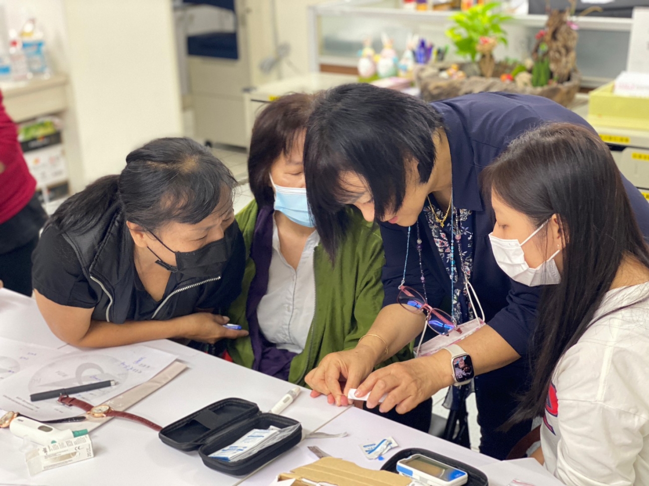 LINE_ALBUM_112年度和芮居家服務員單一證照實作訓練班_230424_1.jpg LINE_ALBUM_112年度和芮居家服務員單一證照實作訓練班_230424_1.jpg